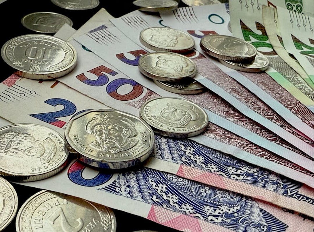 Global Footprints: Wafariena's International Travel Style