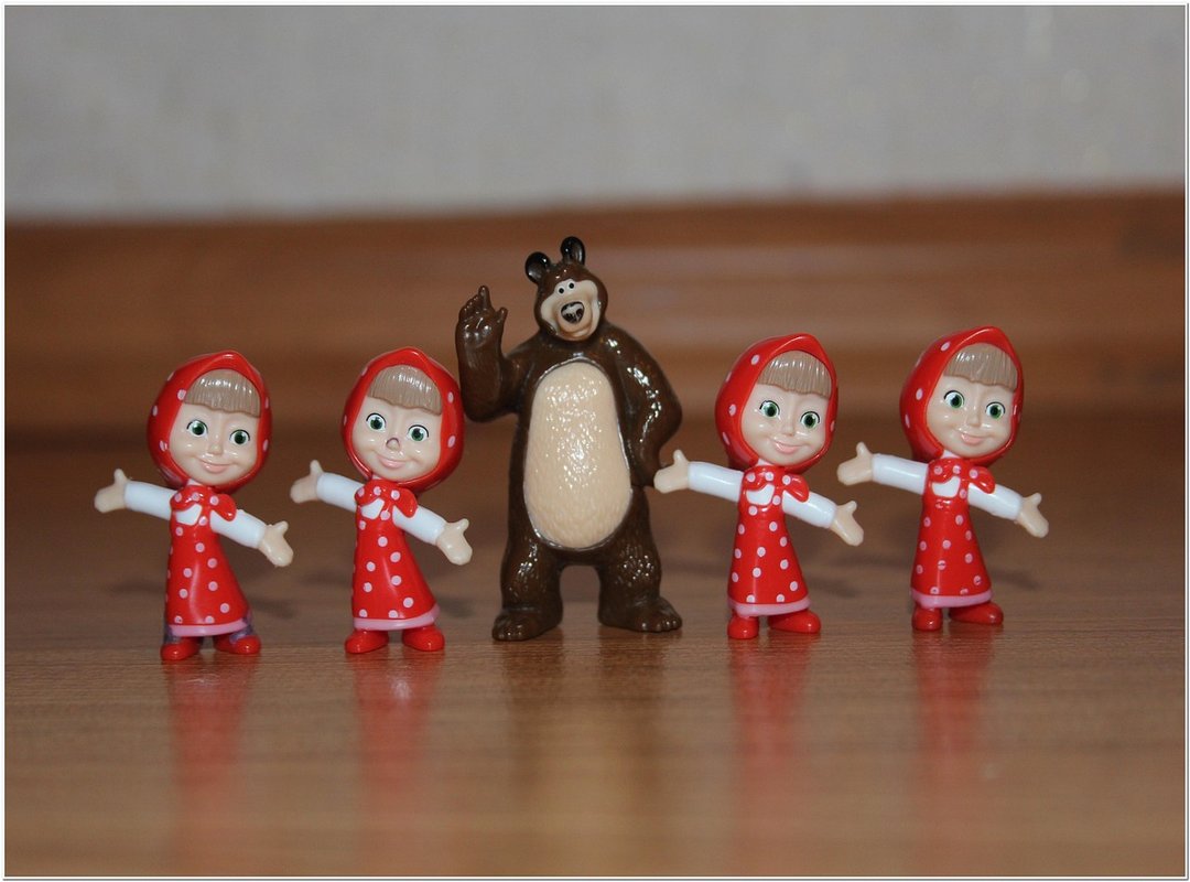 Where to Legally Watch the Full 'Masha y Azafata' Video